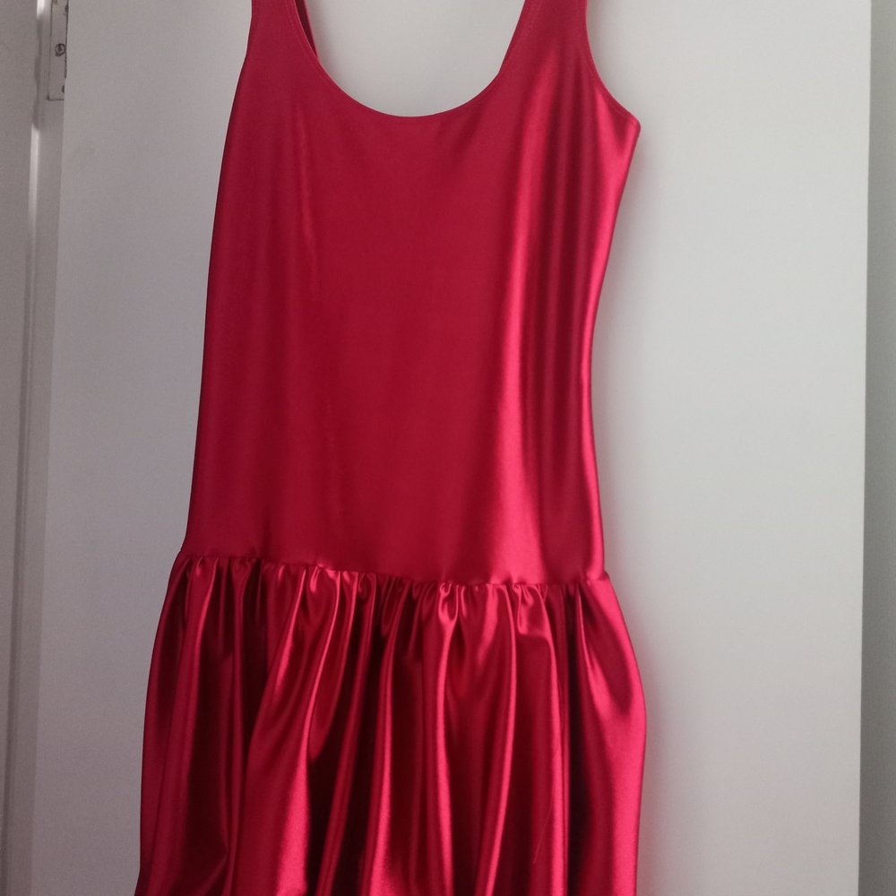 Elegant Red Midi Dress